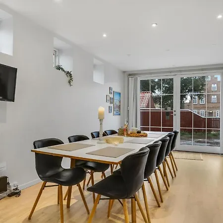 3 Bedroom Beautiful In 度假居